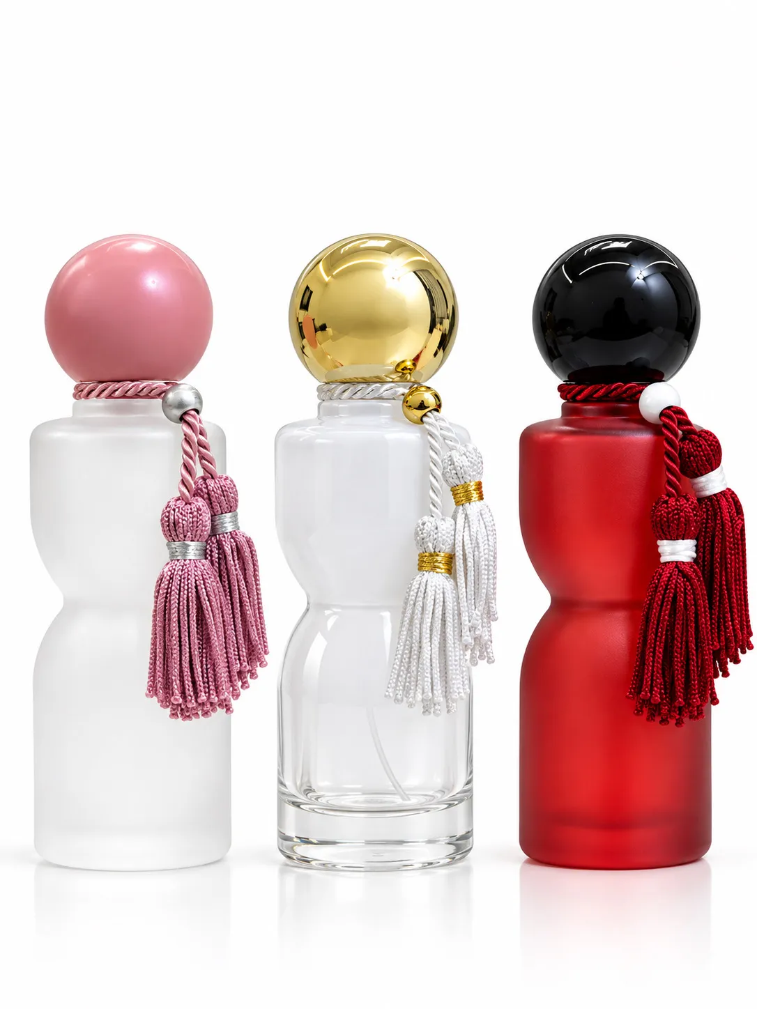 علب عطور فارغة 50 مل بخاخ برم (قلويز) مع باكيت – ألوان متنوعة بغطاء كروي وشراشيب